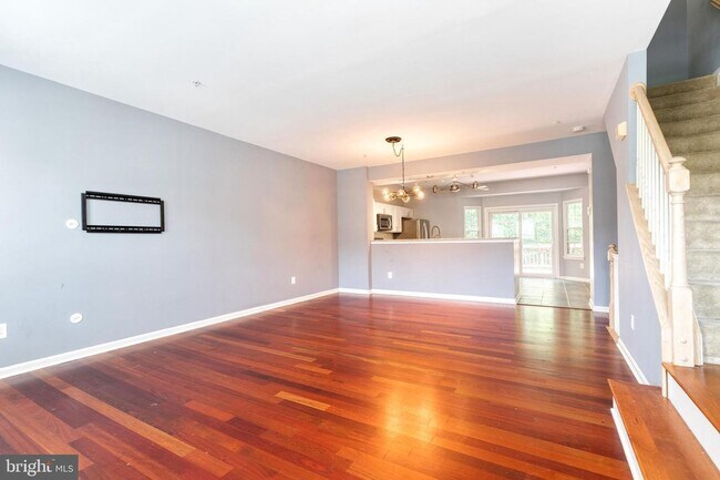 Building Photo - 3bd 2.5bth home nestled in the sought-afte...