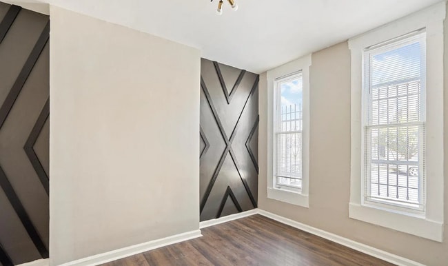 Building Photo - 163 N Wolfe St