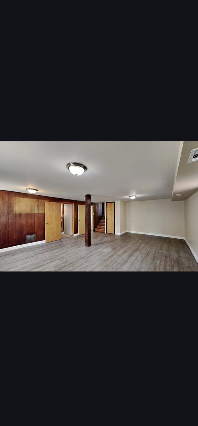 Building Photo - 1 Meadow Ln
