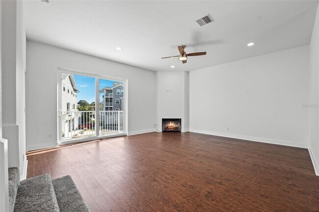 Building Photo - 5728 Biscayne Ct