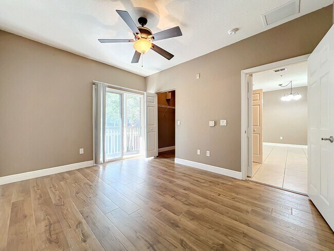 Building Photo - LUXURY 3 Bedroom / 2 Bath Townhome in a ga...