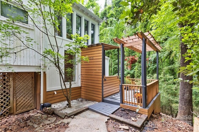 Building Photo - 25033 Molokai Dr