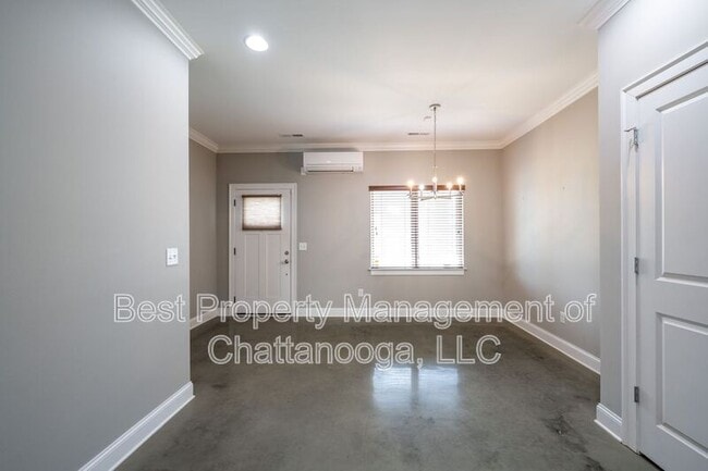 Building Photo - 3111 St Elmo Ave