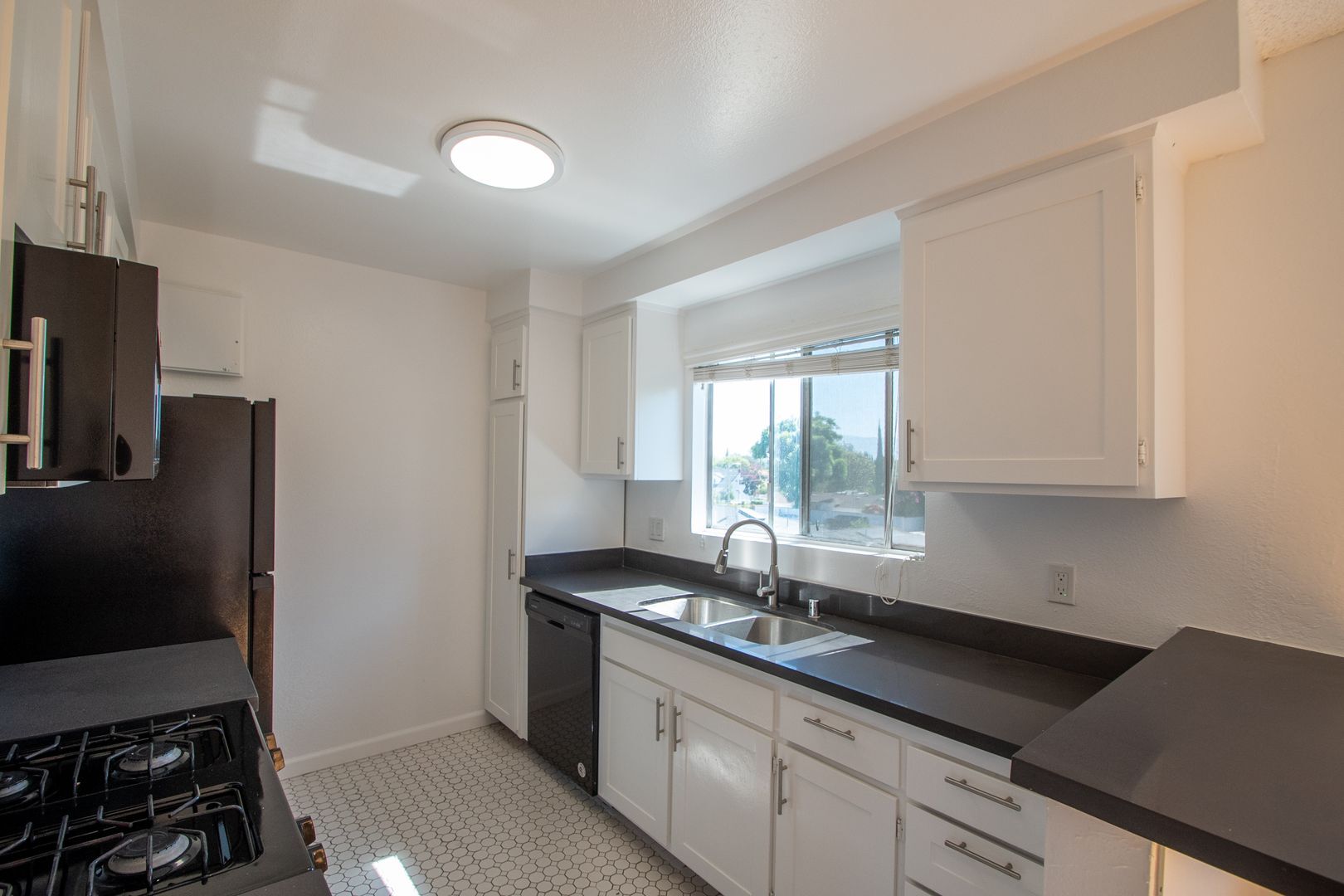 Building Photo - 4930 Whitsett Ave