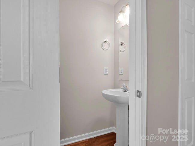 Building Photo - 13684 Meade Glen Ct