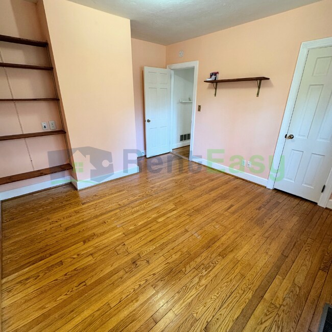 Building Photo - 8533 Circle Dr