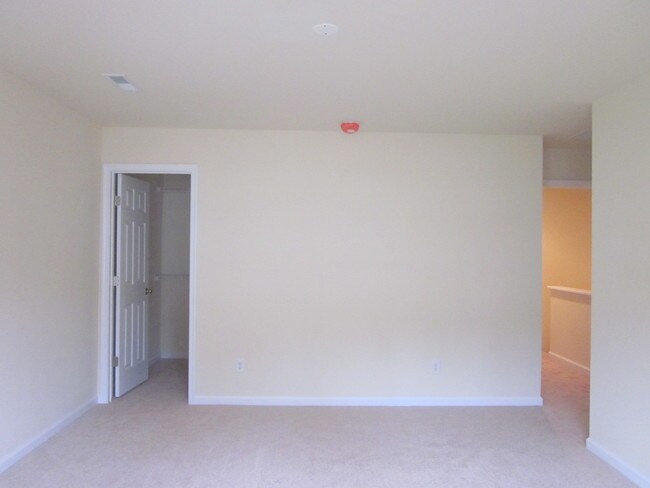 Building Photo - 2456 N Berkshire Rd