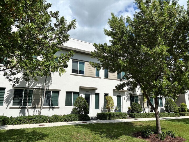 Primary Photo - 10427 NW 66th St