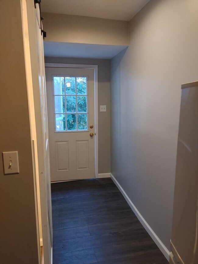 Building Photo - 2317 Broad St