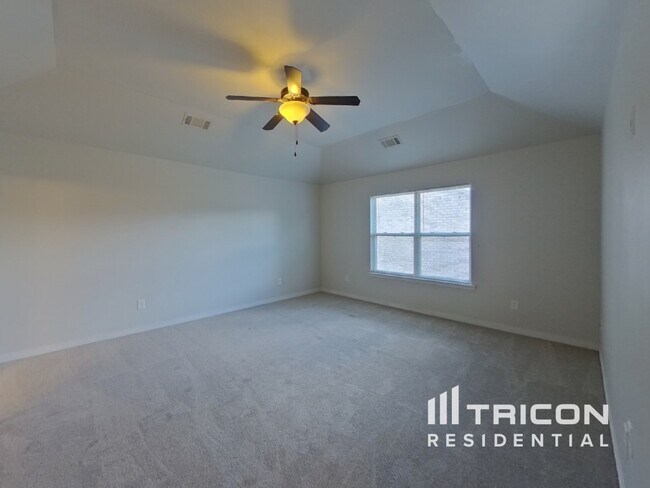 Building Photo - 101 Daisy Cir