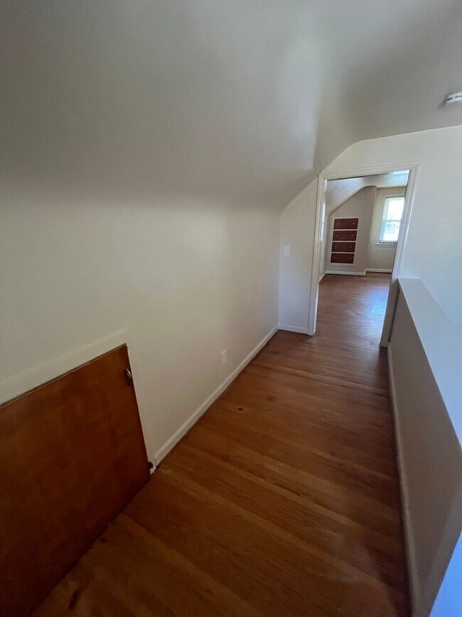 Building Photo - 3 Bedroom Home with In-Law Suite Available Near Rochester General