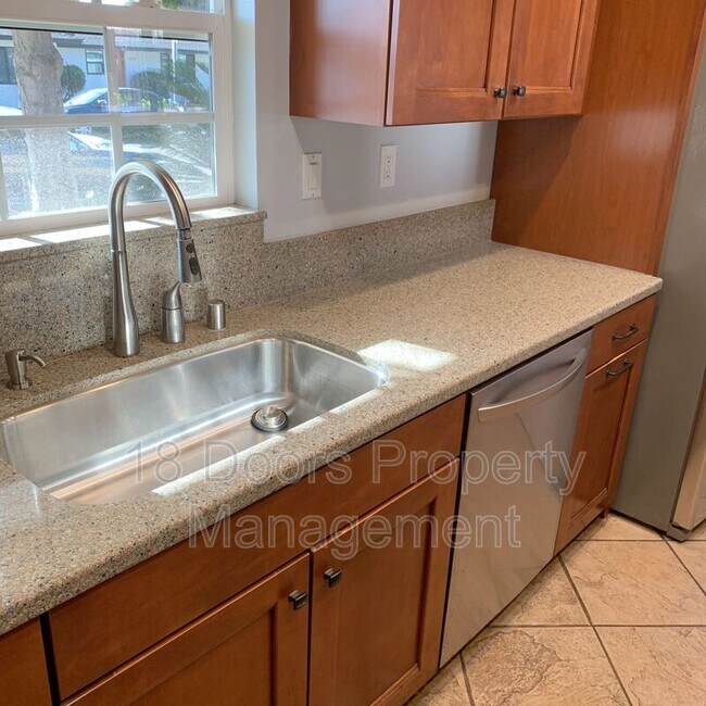 Building Photo - 5169 Tipton St