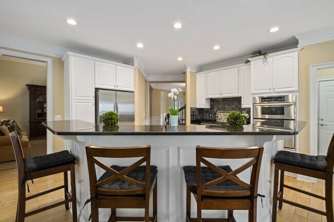 Building Photo - 1015 Crimson Clover Dr