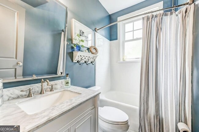 Building Photo - 28 Collier Rd NW