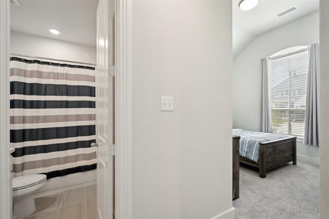 Building Photo - 453 Arcane St