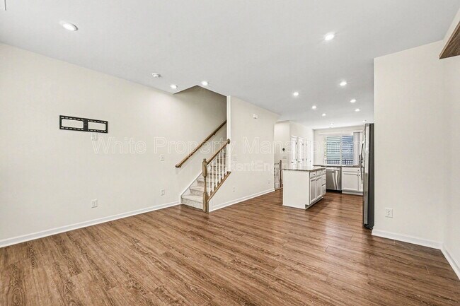 Building Photo - 6222 Cleburne Ct