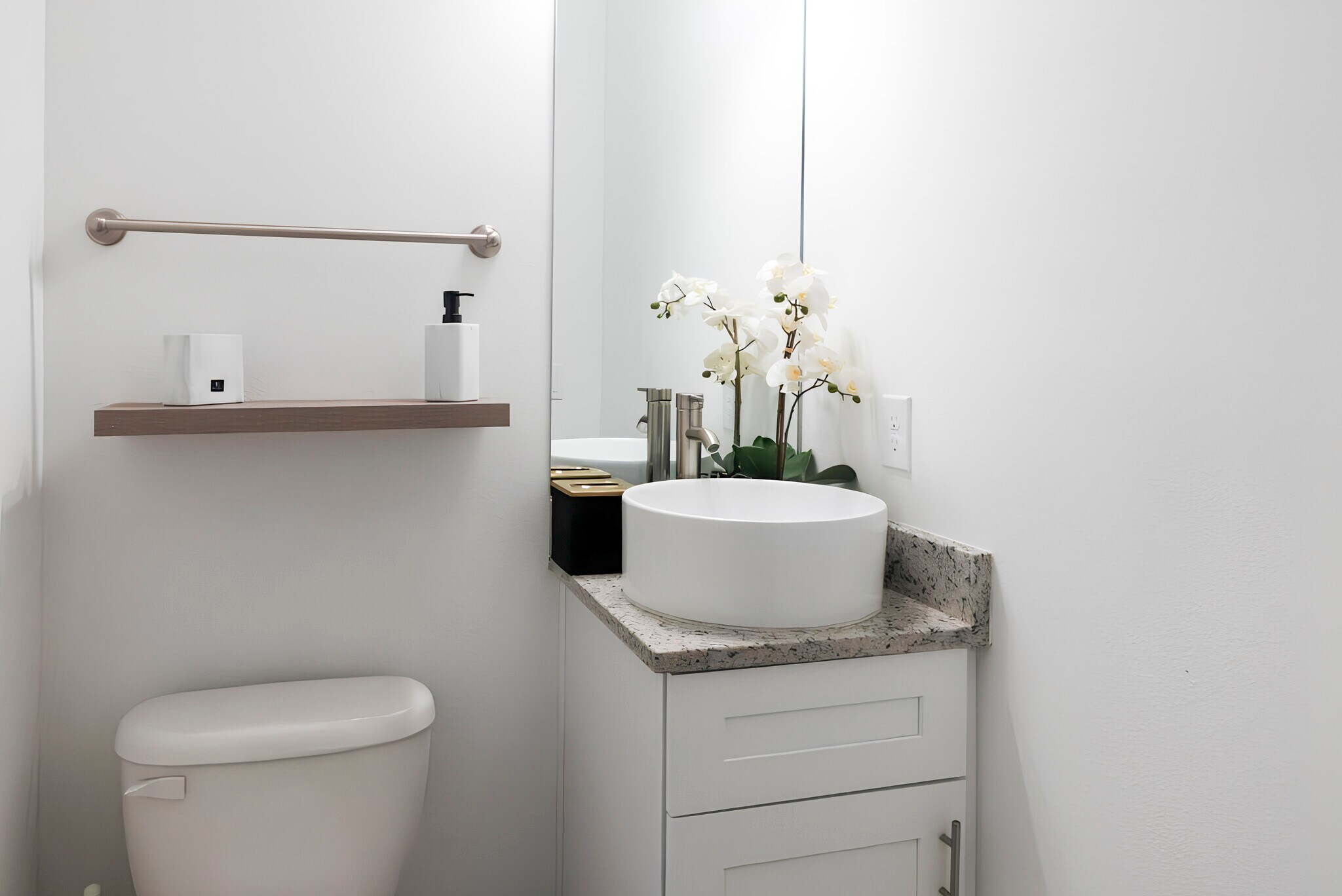 Building Photo - 113 Murphy St