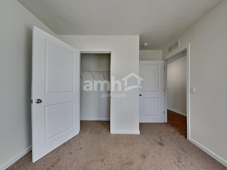 Building Photo - 912 Nelson Pl