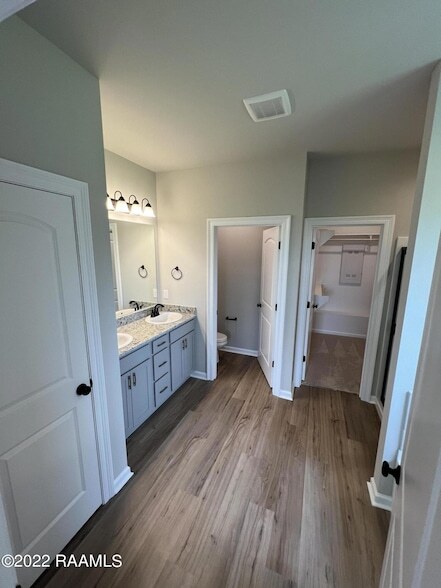 Building Photo - 307 Grassy Meadows Ln