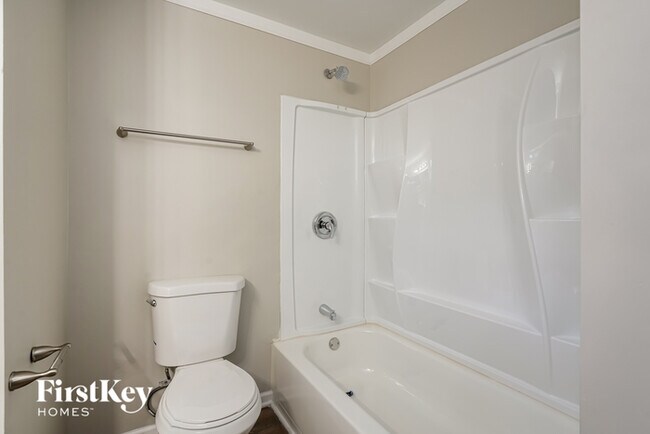 Building Photo - 415 E Courtland St