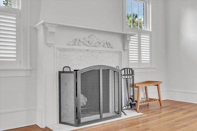 Building Photo - Historic Charm Meets Modern Elegance in Sa...
