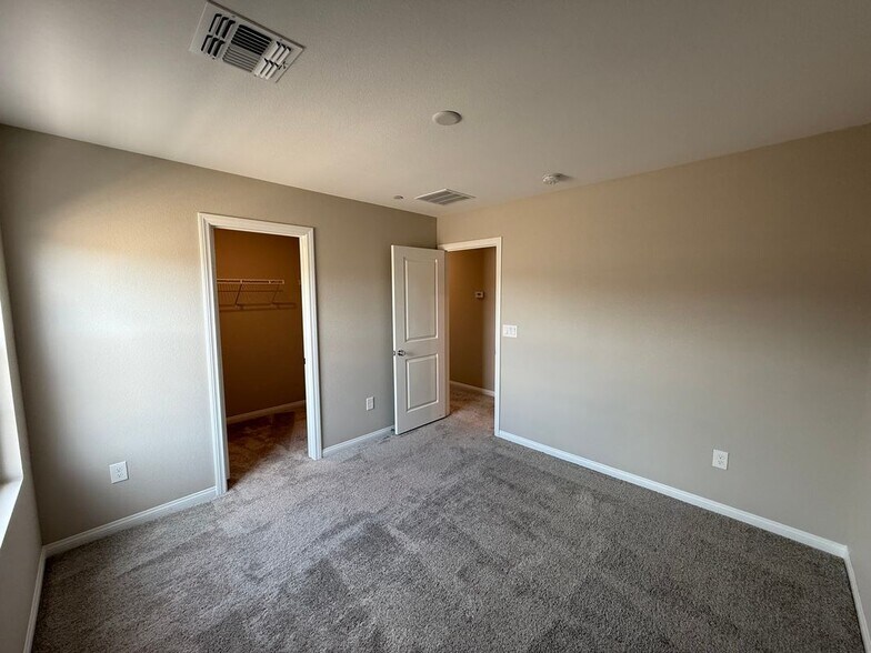Building Photo - 2620 Tolmezzo St