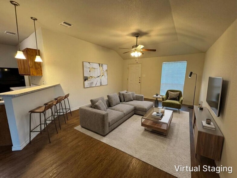 Building Photo - 1537 Justin Lp