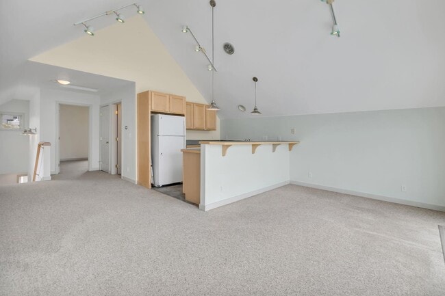 Building Photo - 3221 Alki Ave SW