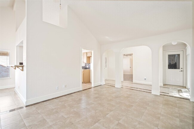 Building Photo - 16054 Hidden Acres Dr