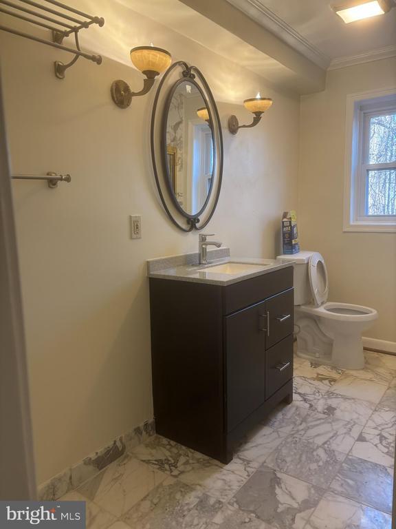 Building Photo - 7425 Dulany Dr