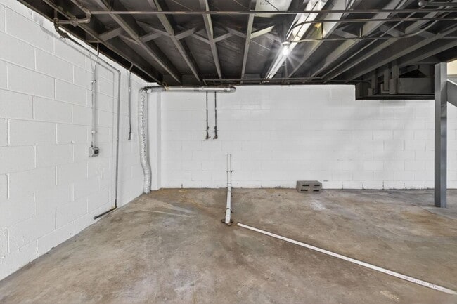 Building Photo - Saratoga Street