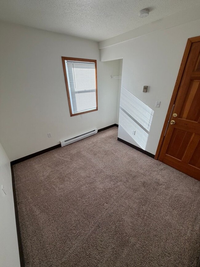 Building Photo - 317-319 N 3rd Ave W