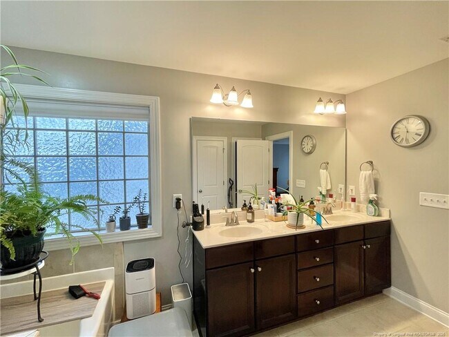 Building Photo - 82 Revolutionary Rd