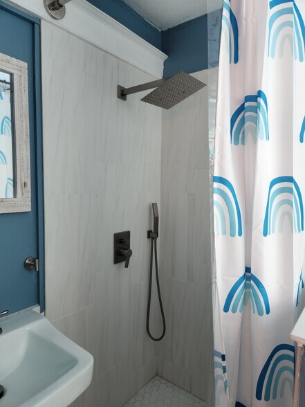 Building Photo - 15 Grant St