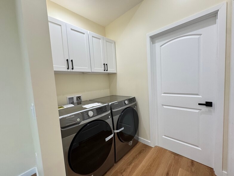 Building Photo - 815 Arden Ave