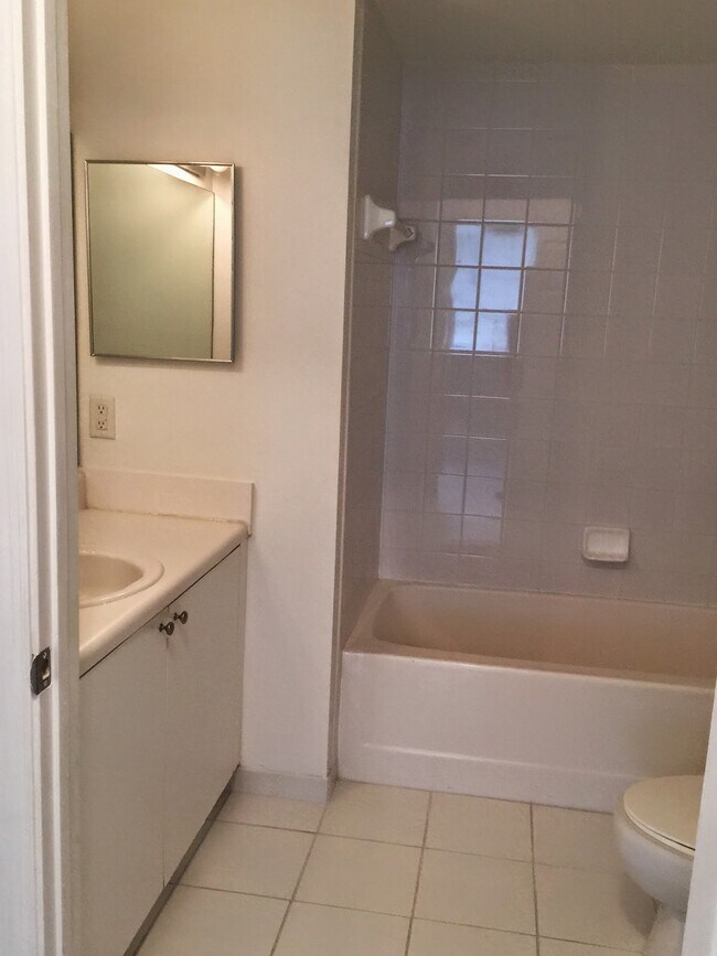 Building Photo - 2201 W Preserve Way