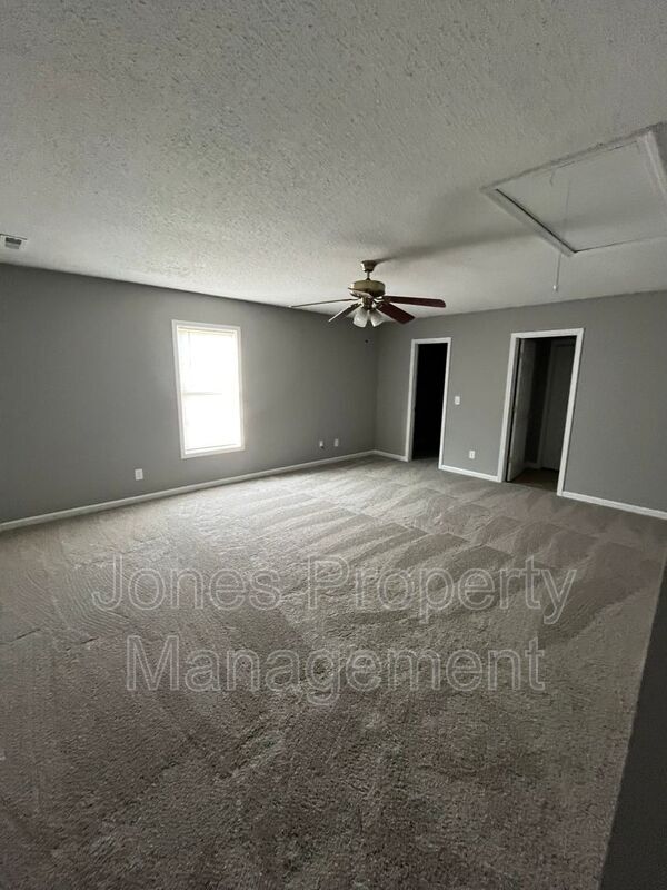 Building Photo - 810 Pine St
