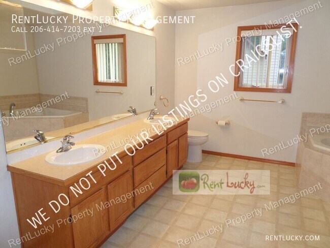 Building Photo - 5039 S 178th St