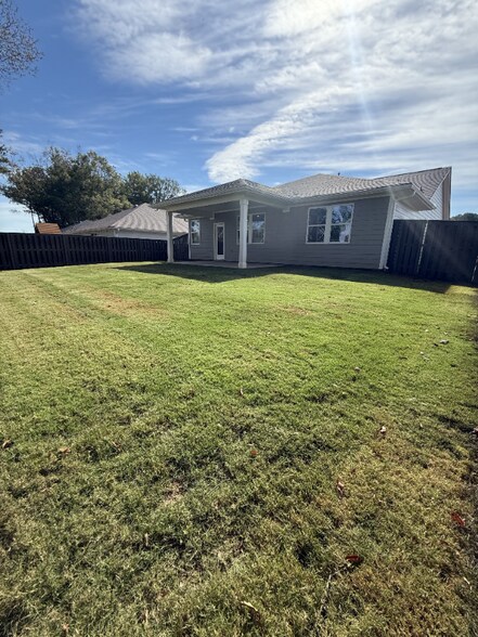 Building Photo - 117 Evergreen Ml Ln