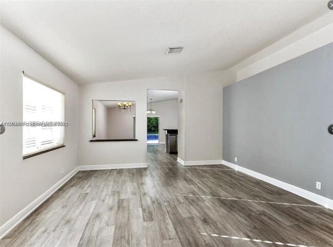 Building Photo - 1213 SW 46th Way