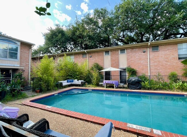 Primary Photo - 3420 Mt Vernon St