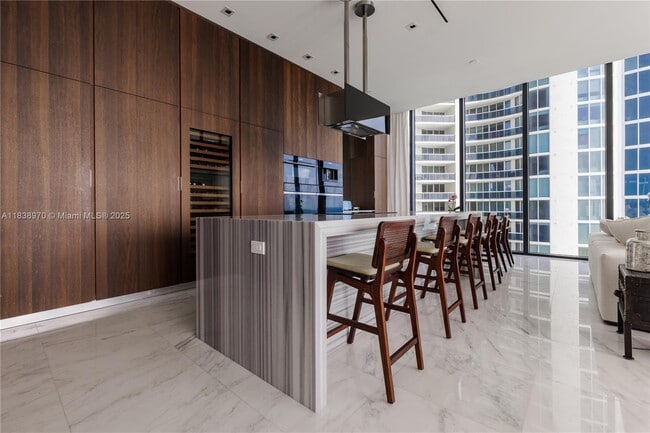 Building Photo - 17141 Collins Ave