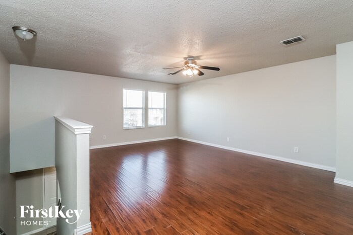 Building Photo - 3913 Fox Run Dr