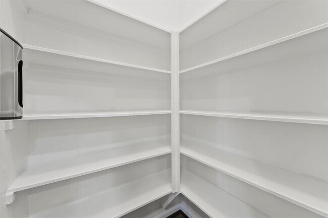 Building Photo - 15335 Oakheath Colony Ln