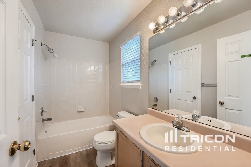 Building Photo - 16179 Peregrine Dr