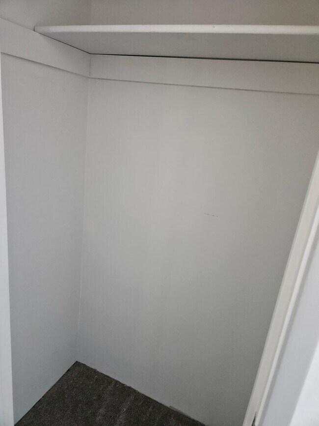 Building Photo - 2504001