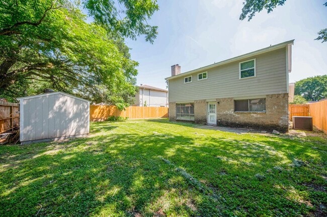 Building Photo - 16418 Blackhawk Blvd