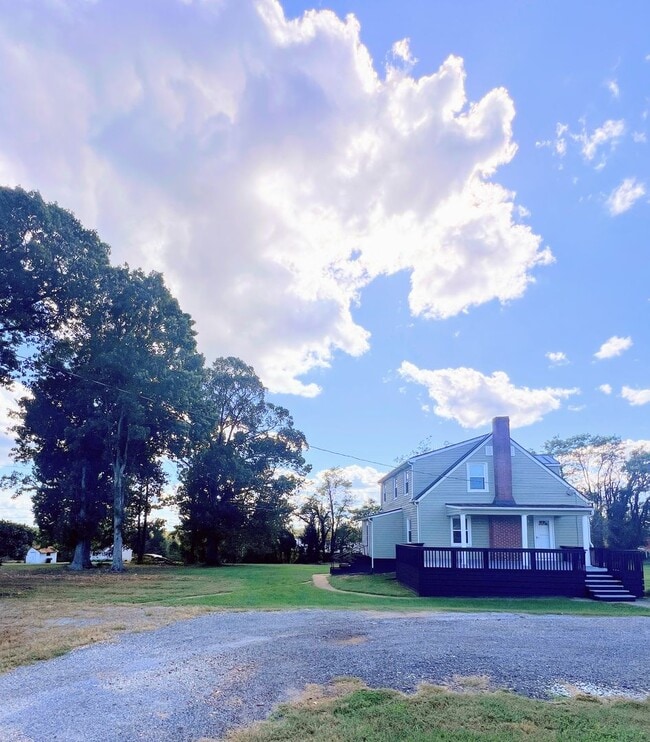 Building Photo - 3 Bed | 2 Bath | 1+ Acre | 2-Car Garage | ...