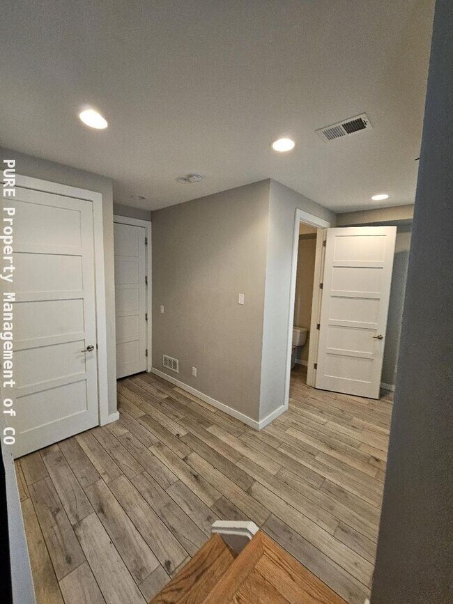 Building Photo - Beautiful 2 BR 4BA in the Highlands