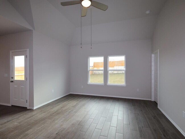 Building Photo - 4521 Bridal Veil Dr